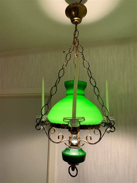 taklampa med grön glaskupa 70 talet